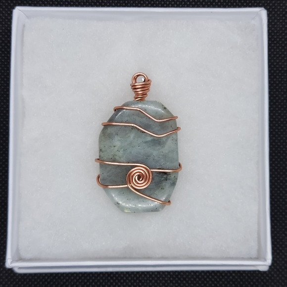 Wire wrapped labradorite necklace pendants. - Picture 2 of 5